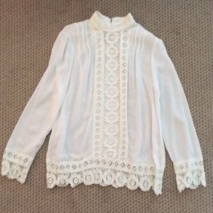 Women’s White Crochet Top